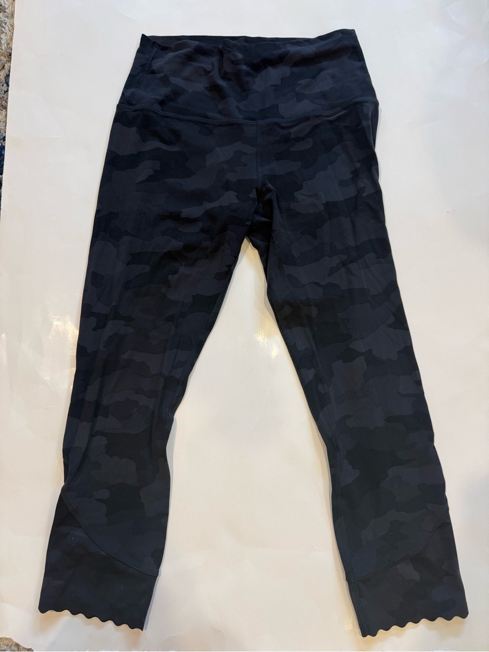 lululemon athletica Black cropped Camo Leggings